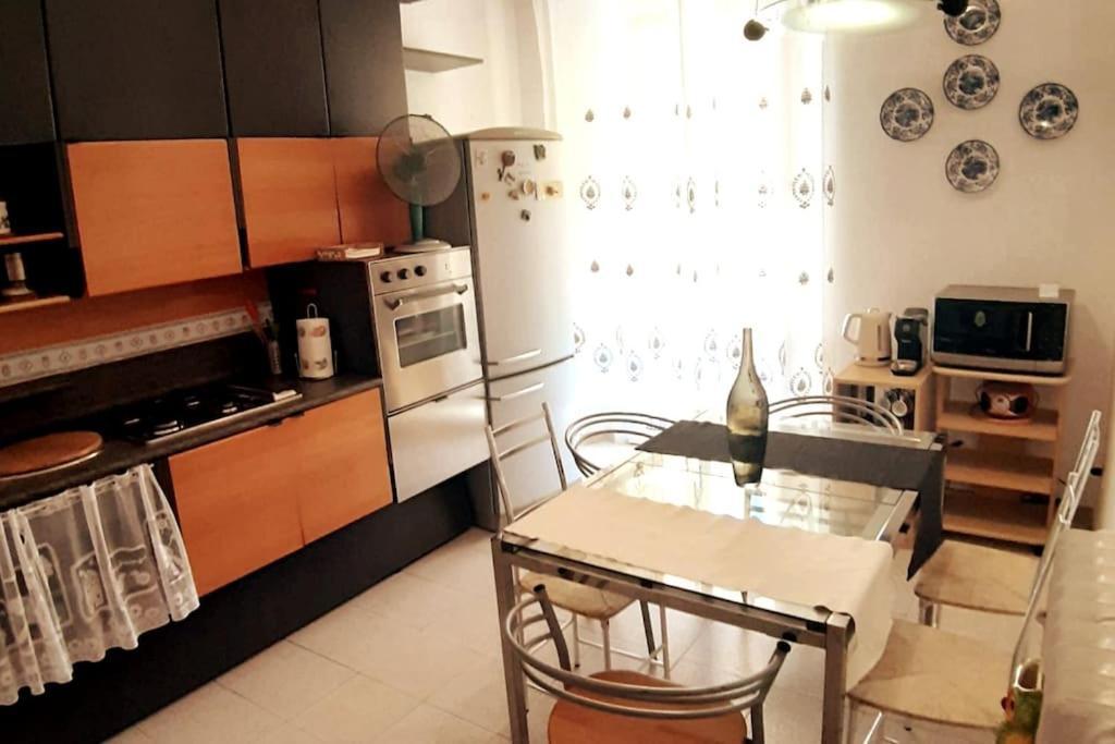 Gabry'S Home Three-Bedroom Big Apartment Near City Center & Train Station To Pisa And Florence & Ferries To Sardegna Corsica Livorno Exterior photo